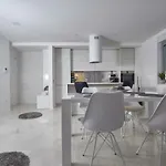 Brand New S & U Apartamento *