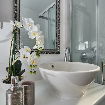 Brand New S & U Appartement *