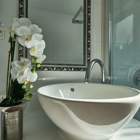 Apartment Brand New S & U