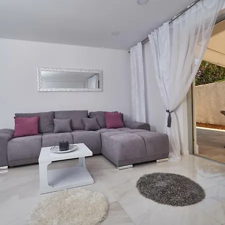 Appartement Brand New S & U