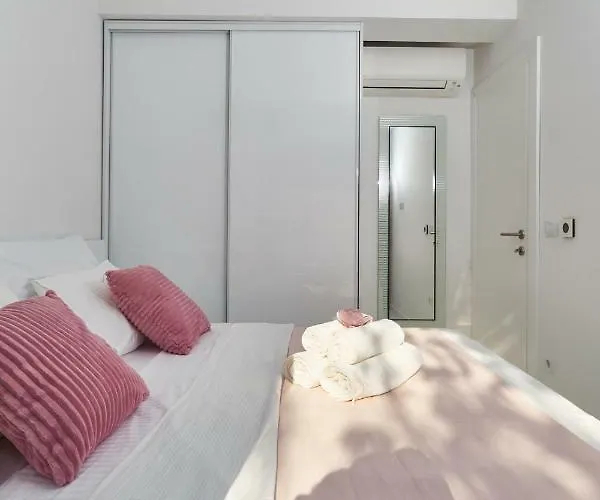 Brand New S & U Appartement