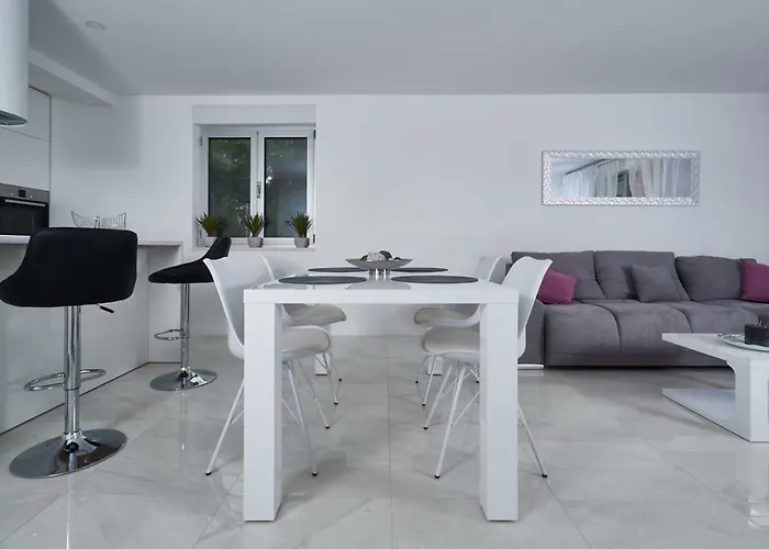 Brand New S & U Dubrovnik