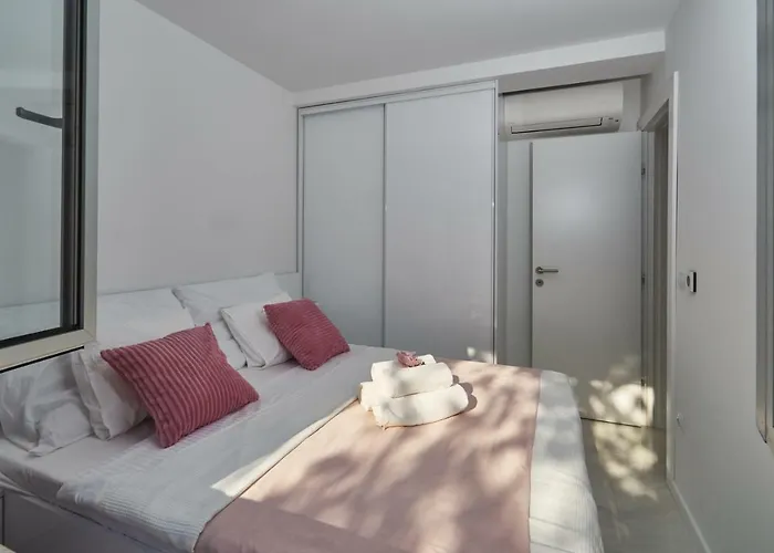 Brand New S & U Appartement *