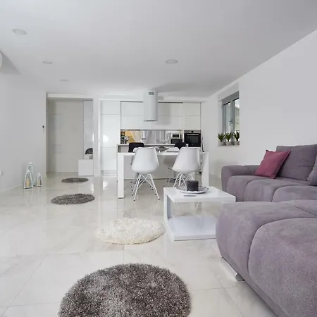 Brand New S & U * Dubrownik