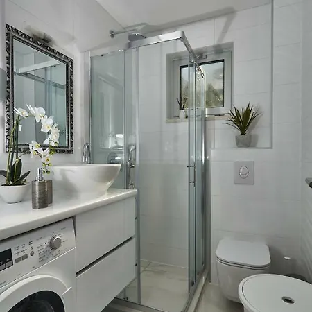 Brand New S & U Dubrownik